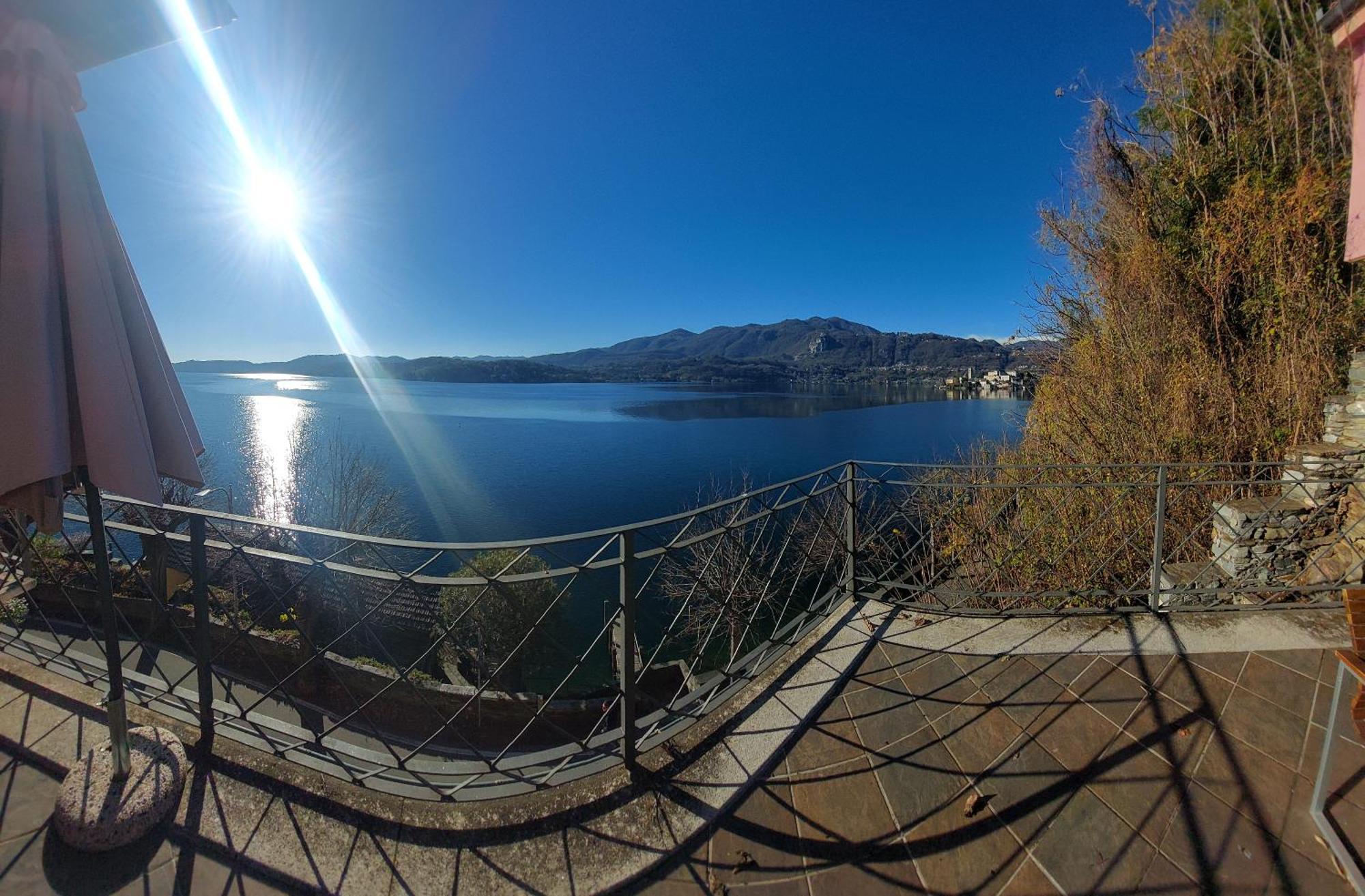 אורטה סאן ג'יוליו Casa Sul Lago Orta מראה חיצוני תמונה
