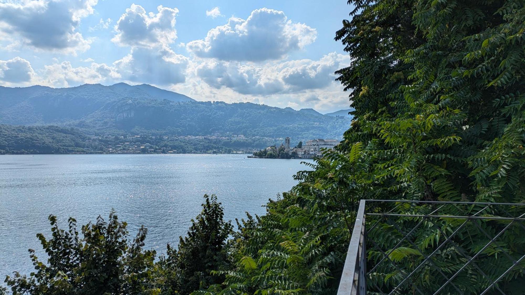 אורטה סאן ג'יוליו Casa Sul Lago Orta מראה חיצוני תמונה