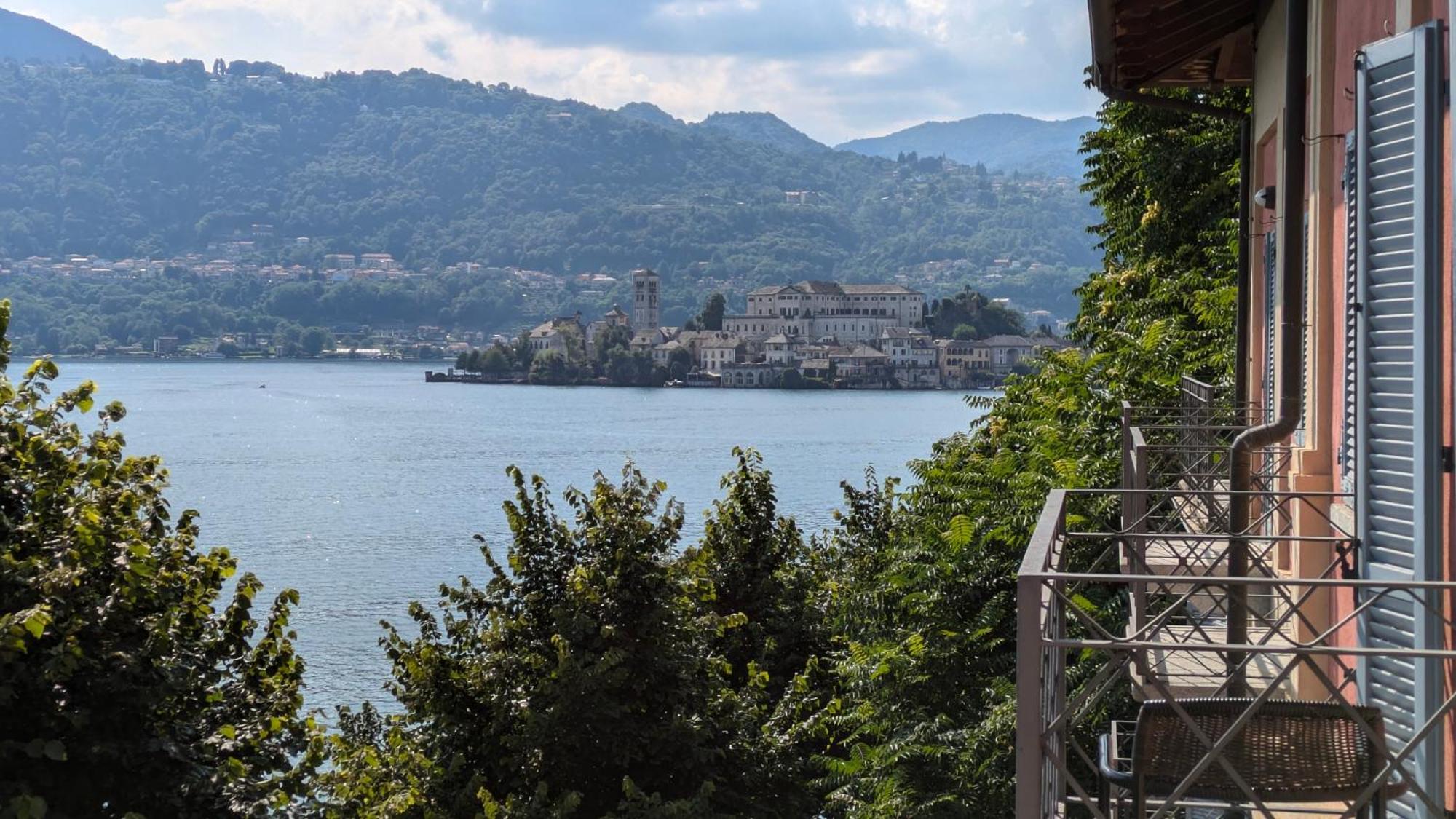 אורטה סאן ג'יוליו Casa Sul Lago Orta מראה חיצוני תמונה