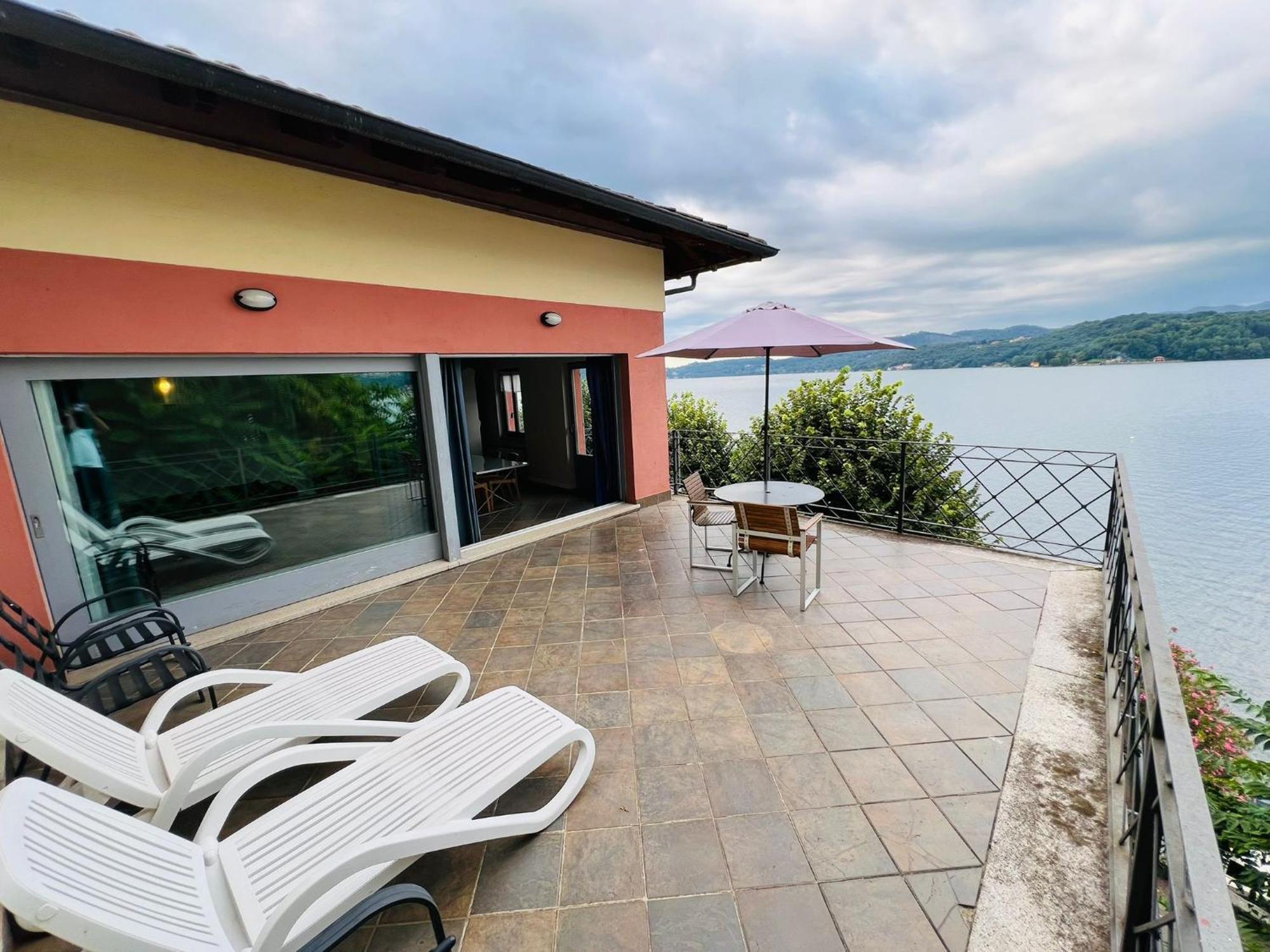 אורטה סאן ג'יוליו Casa Sul Lago Orta מראה חיצוני תמונה