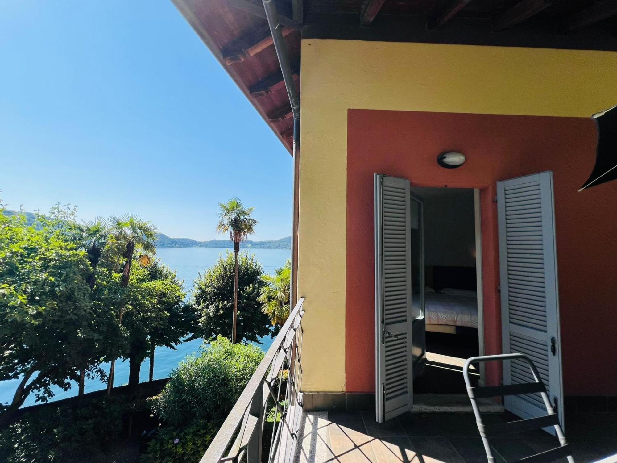 אורטה סאן ג'יוליו Casa Sul Lago Orta מראה חיצוני תמונה